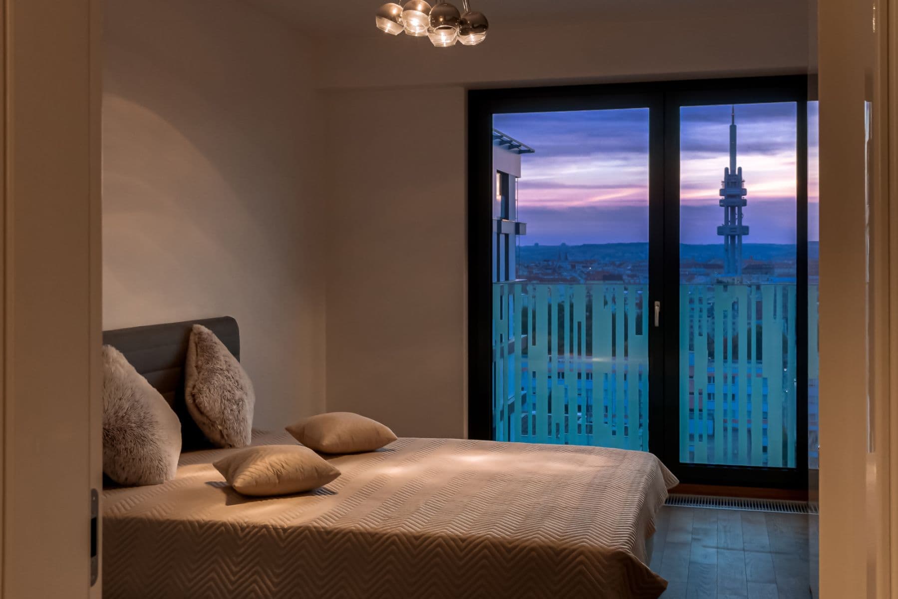 Pronájem bytu  80 m², Olšanská H, Praha, Praha