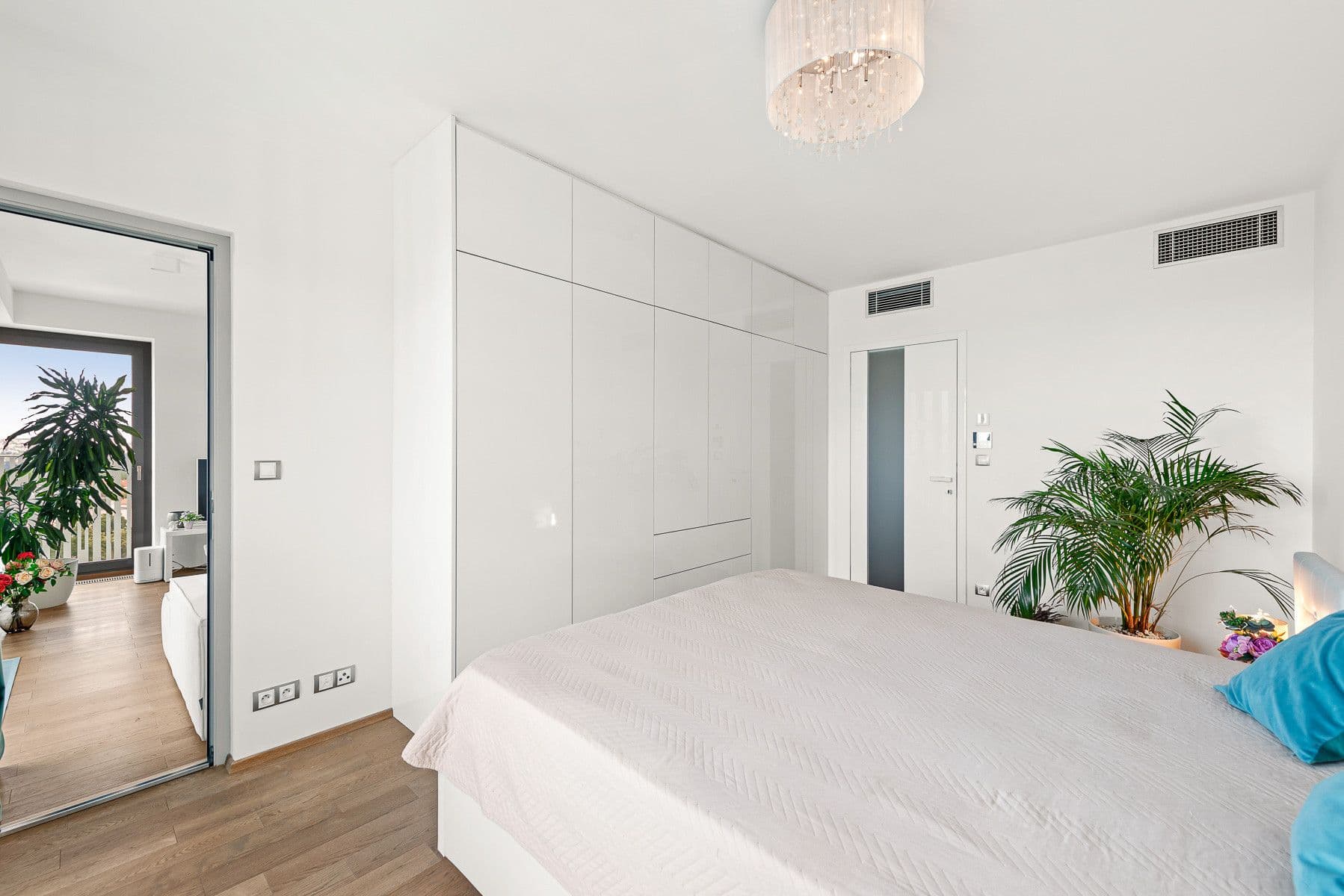 Pronájem bytu  80 m², Olšanská H, Praha, Praha