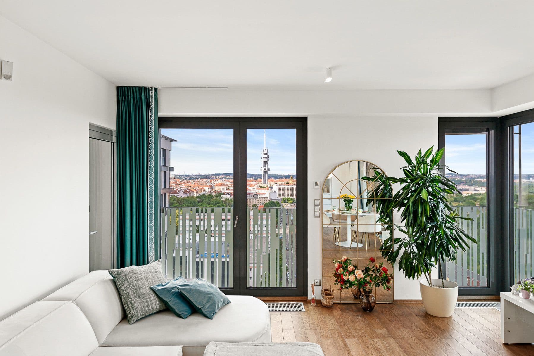 Pronájem bytu  80 m², Olšanská H, Praha, Praha