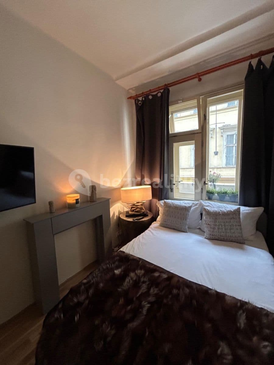 Pronájem bytu 2+kk 56 m², Krocínova, Praha, Praha