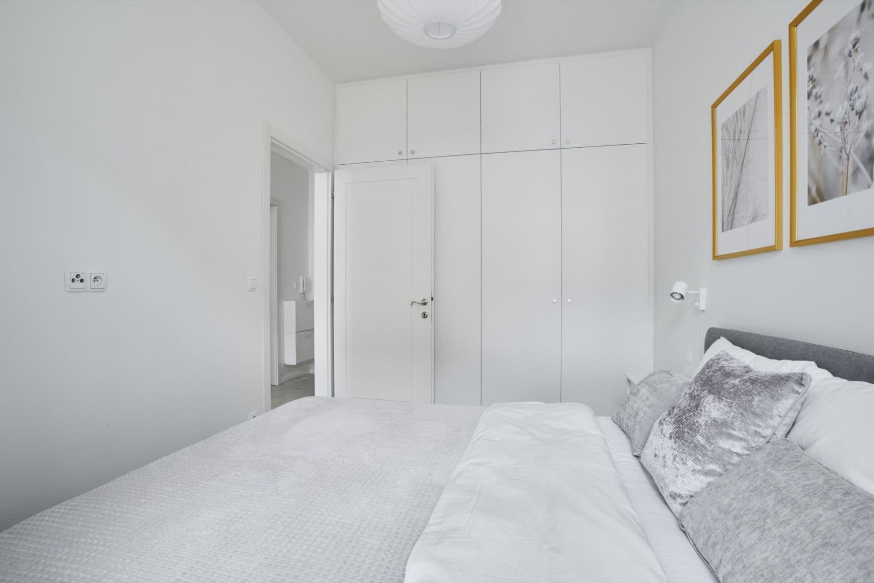 Pronájem bytu  33 m², V Lesíčku, Praha, Praha