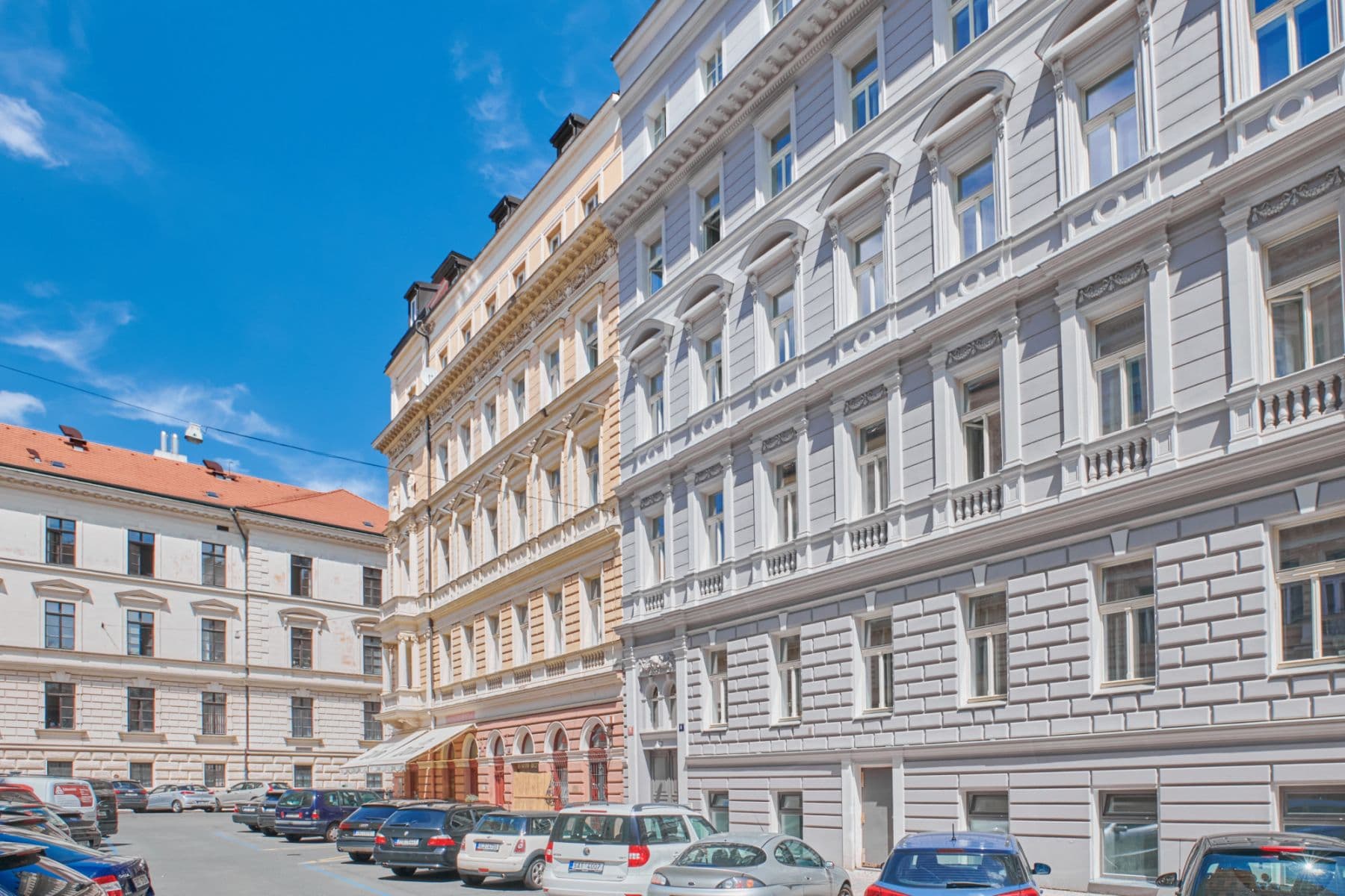 Pronájem bytu  33 m², V Lesíčku, Praha, Praha