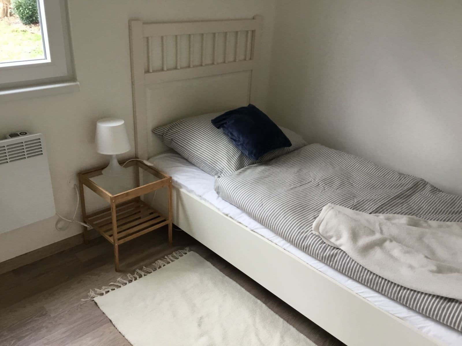 Pronájem bytu  48 m², V Cestách, Šestajovice, Středočeský kraj