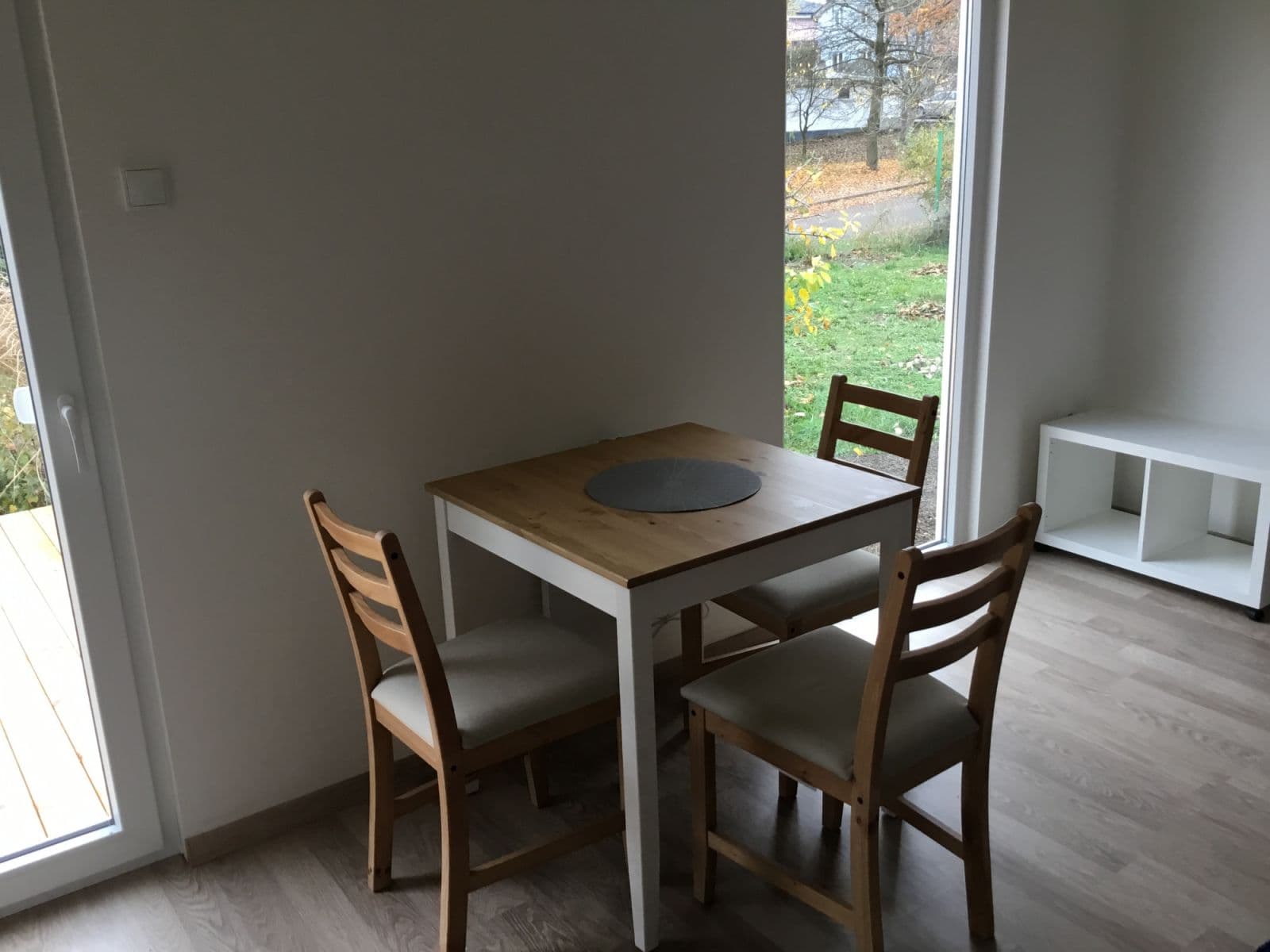 Pronájem bytu  48 m², V Cestách, Šestajovice, Středočeský kraj