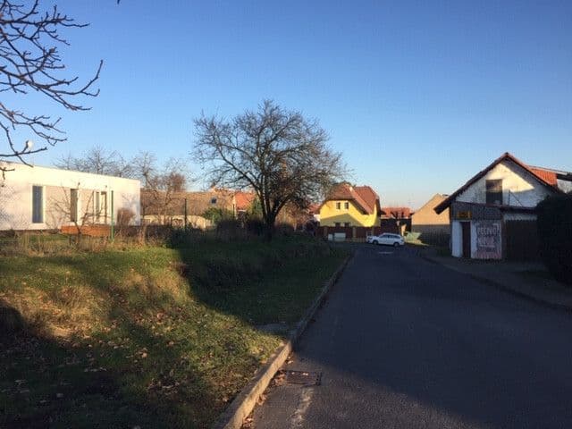 Pronájem bytu  48 m², V Cestách, Šestajovice, Středočeský kraj