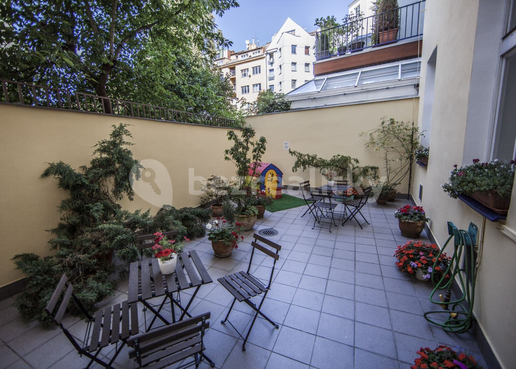 Pronájem bytu  27 m², Americká, Praha, Praha