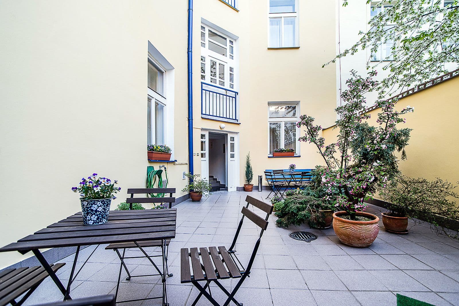 Pronájem bytu  43 m², Americká, Praha, Praha