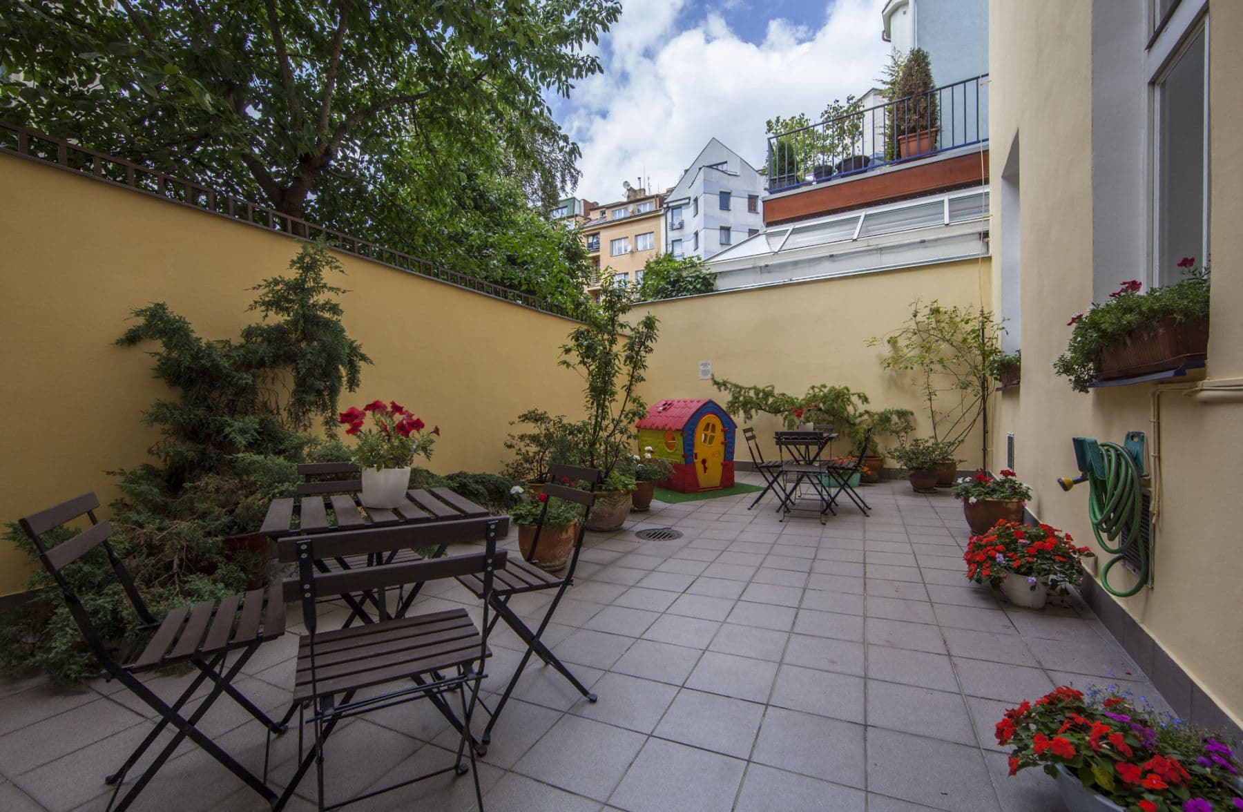 Pronájem bytu  43 m², Americká, Praha, Praha