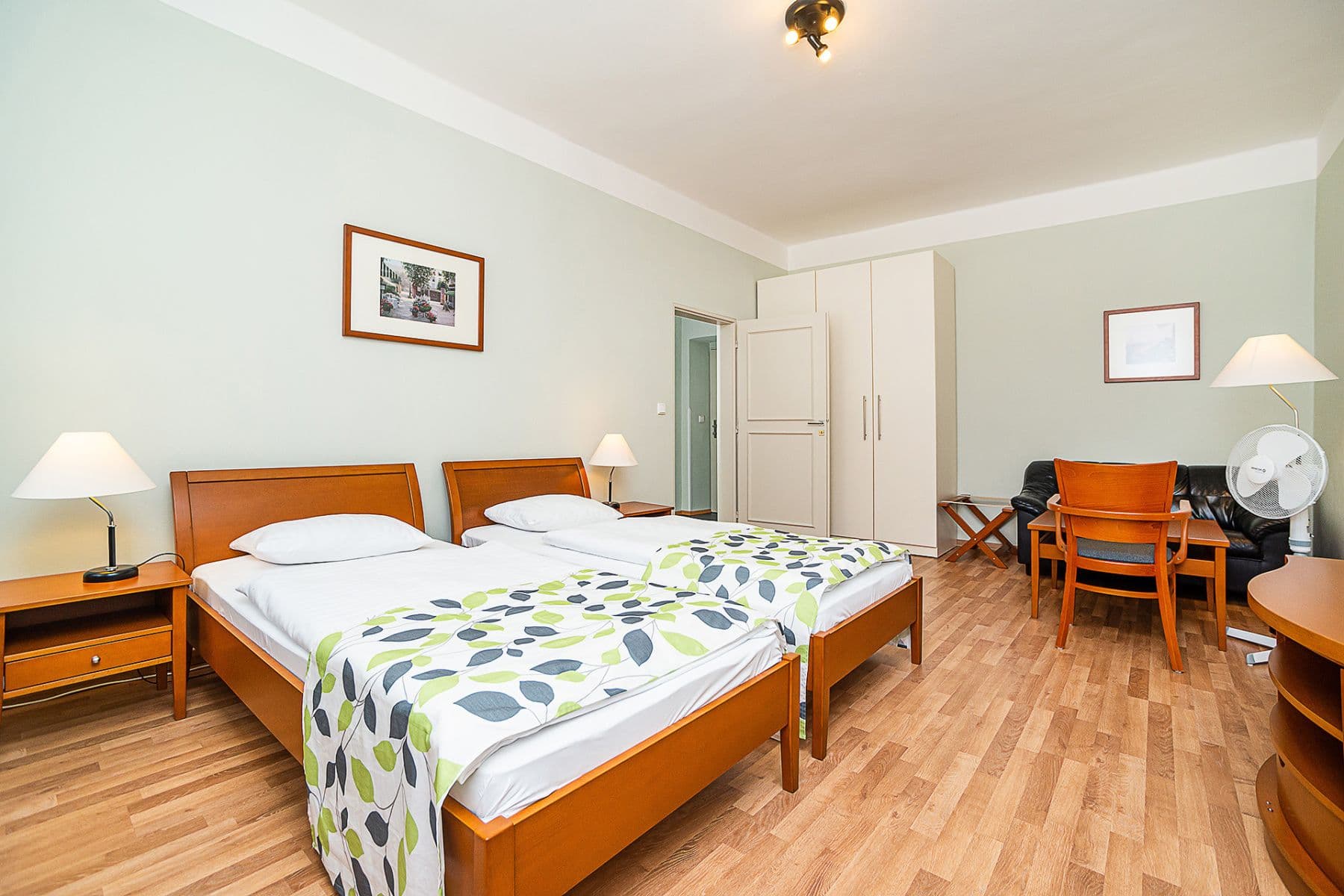 Pronájem bytu  43 m², Americká, Praha, Praha