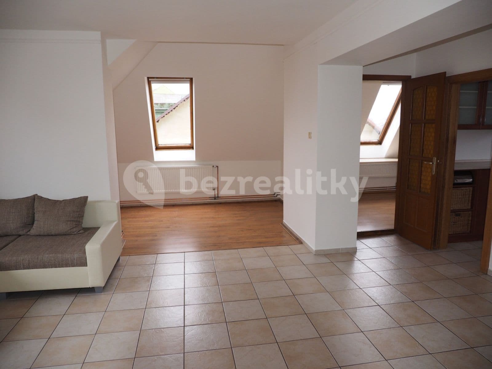 Pronájem bytu 3+1 75 m², Svatovítské náměstí, Osečná, Liberecký kraj