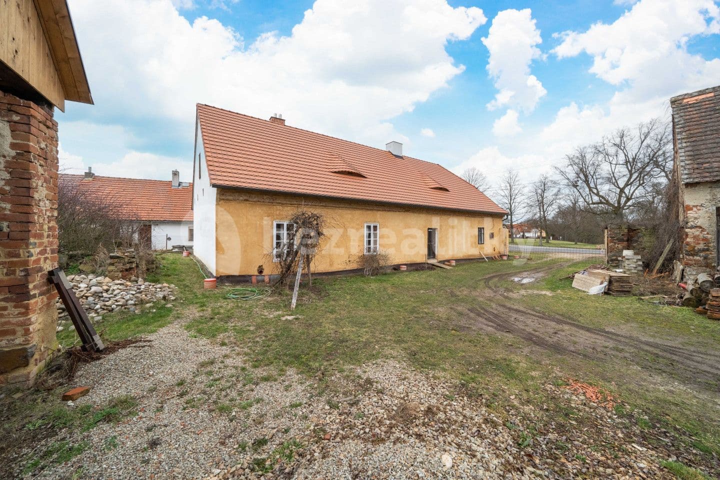 Prodej domu 187 m², pozemek 1.896 m², Zvíkovec, Plzeňský kraj