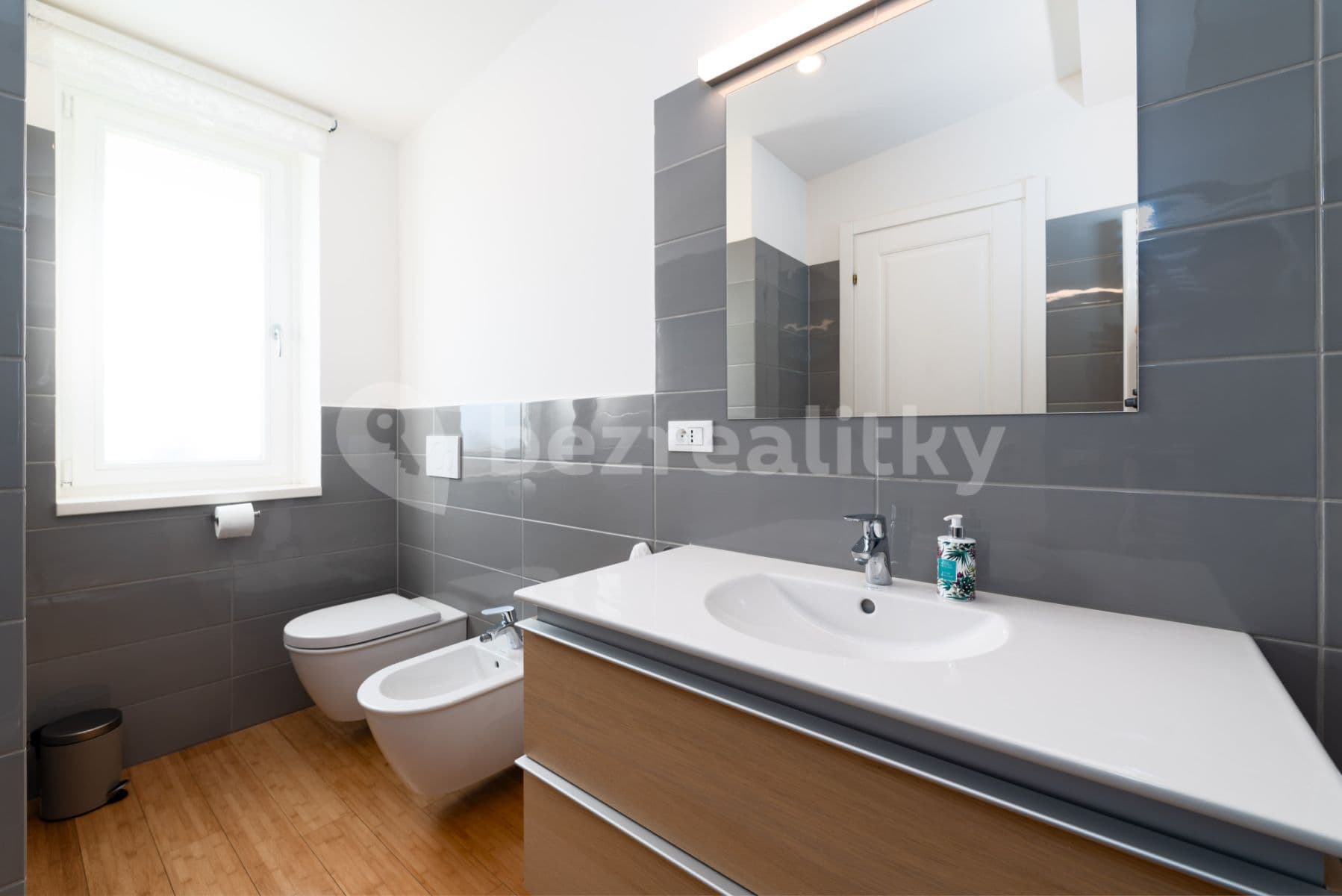 Pronájem bytu  110 m², Záhořanského, Praha, Praha