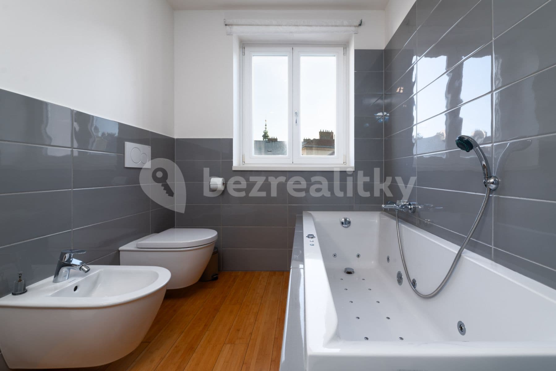 Pronájem bytu  110 m², Záhořanského, Praha, Praha