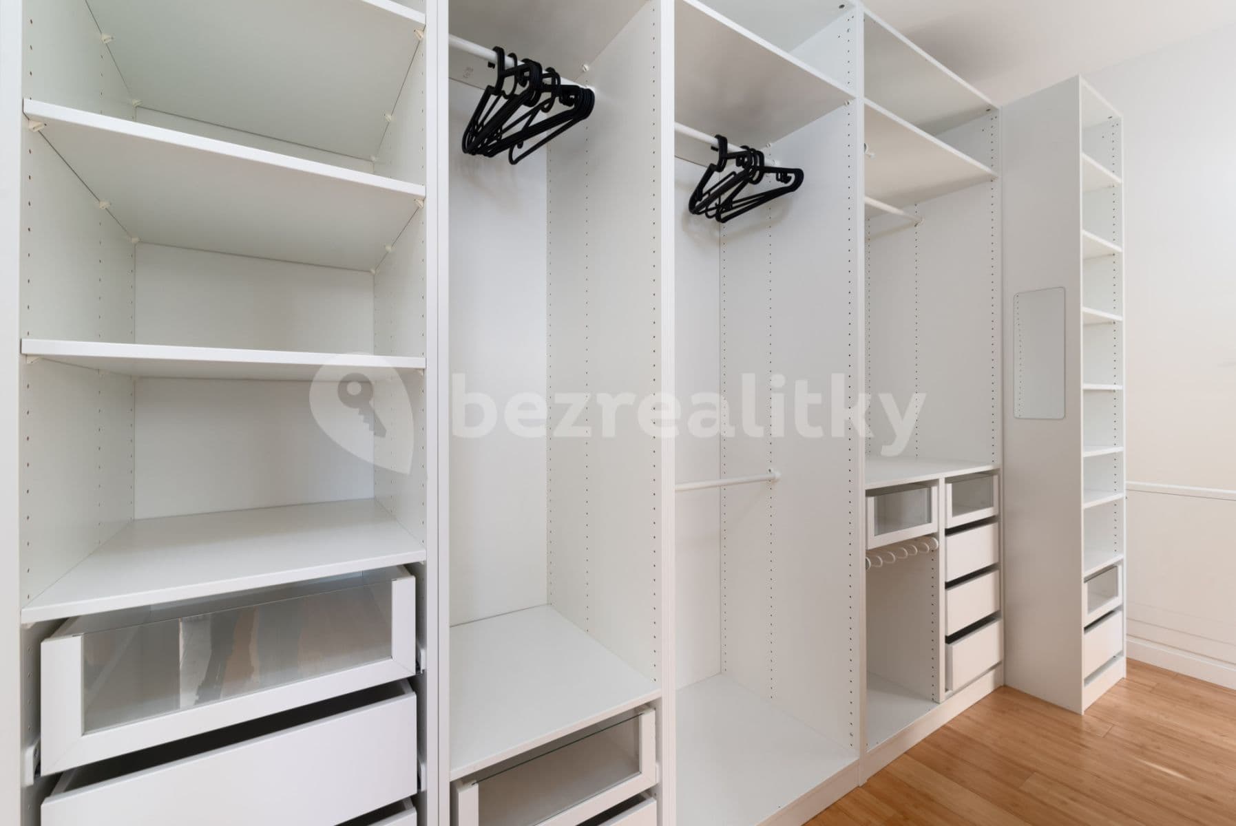 Pronájem bytu  110 m², Záhořanského, Praha, Praha
