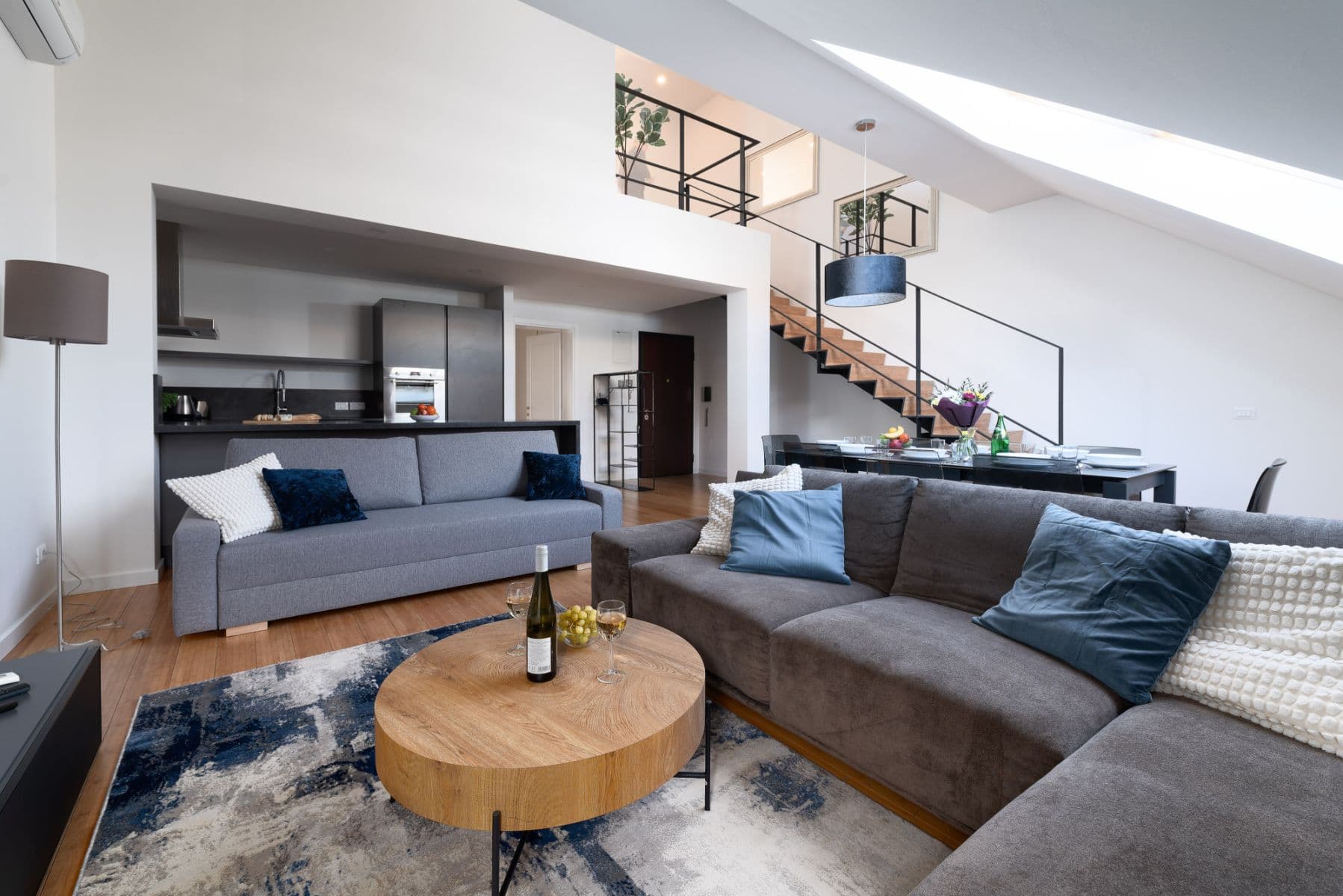 Pronájem bytu  110 m², Záhořanského, Praha, Praha
