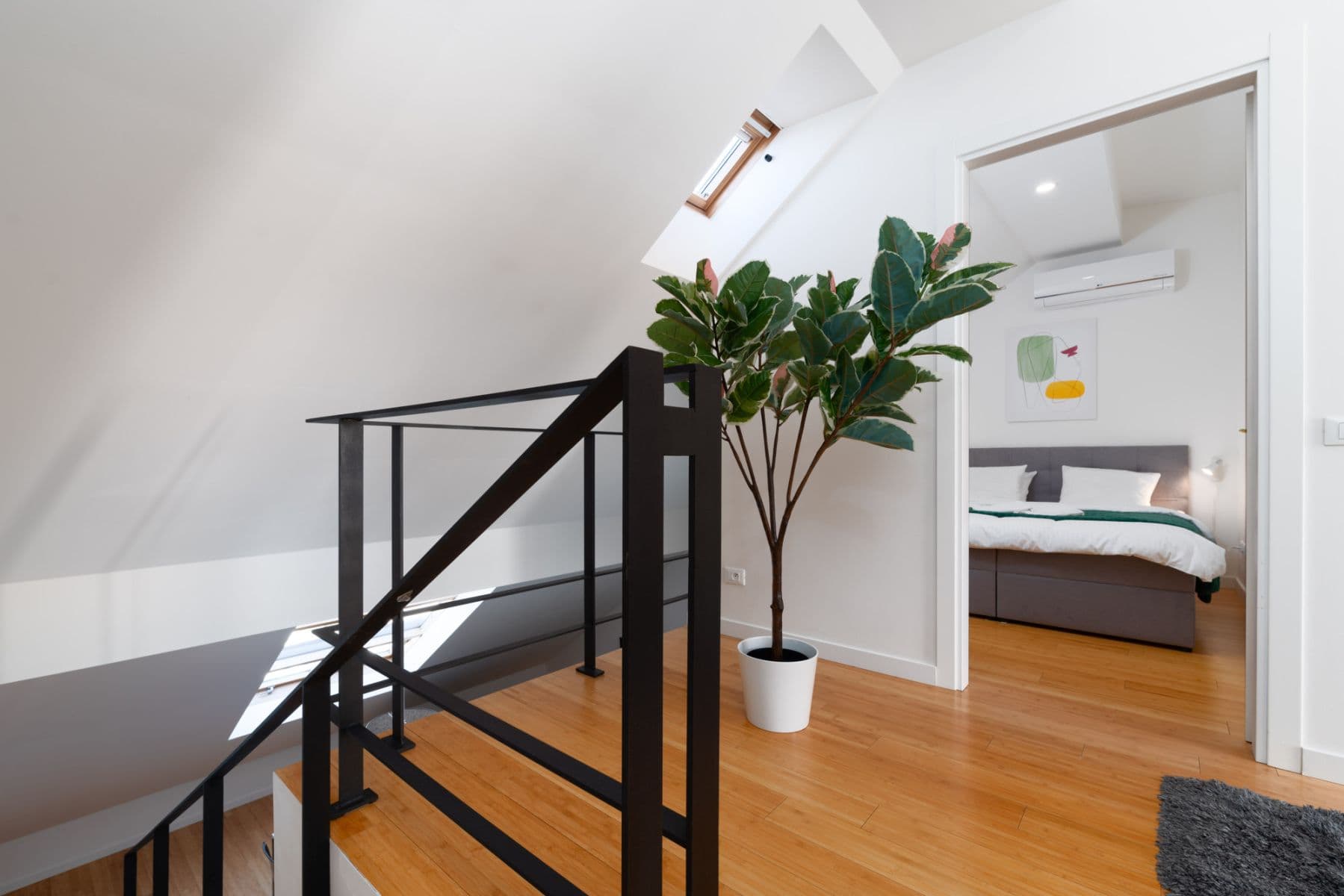 Pronájem bytu  110 m², Záhořanského, Praha, Praha