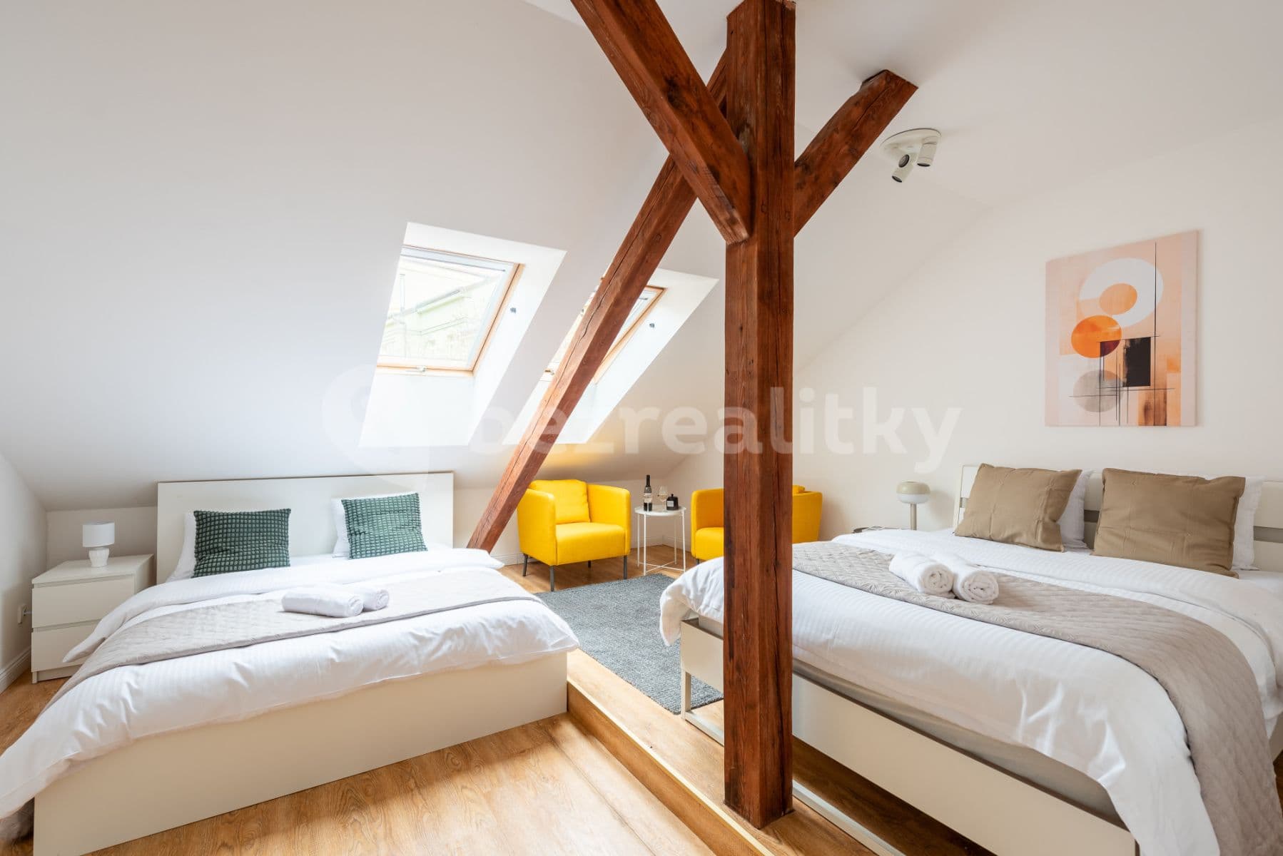 Pronájem bytu  75 m², Plzeňská, Praha, Praha