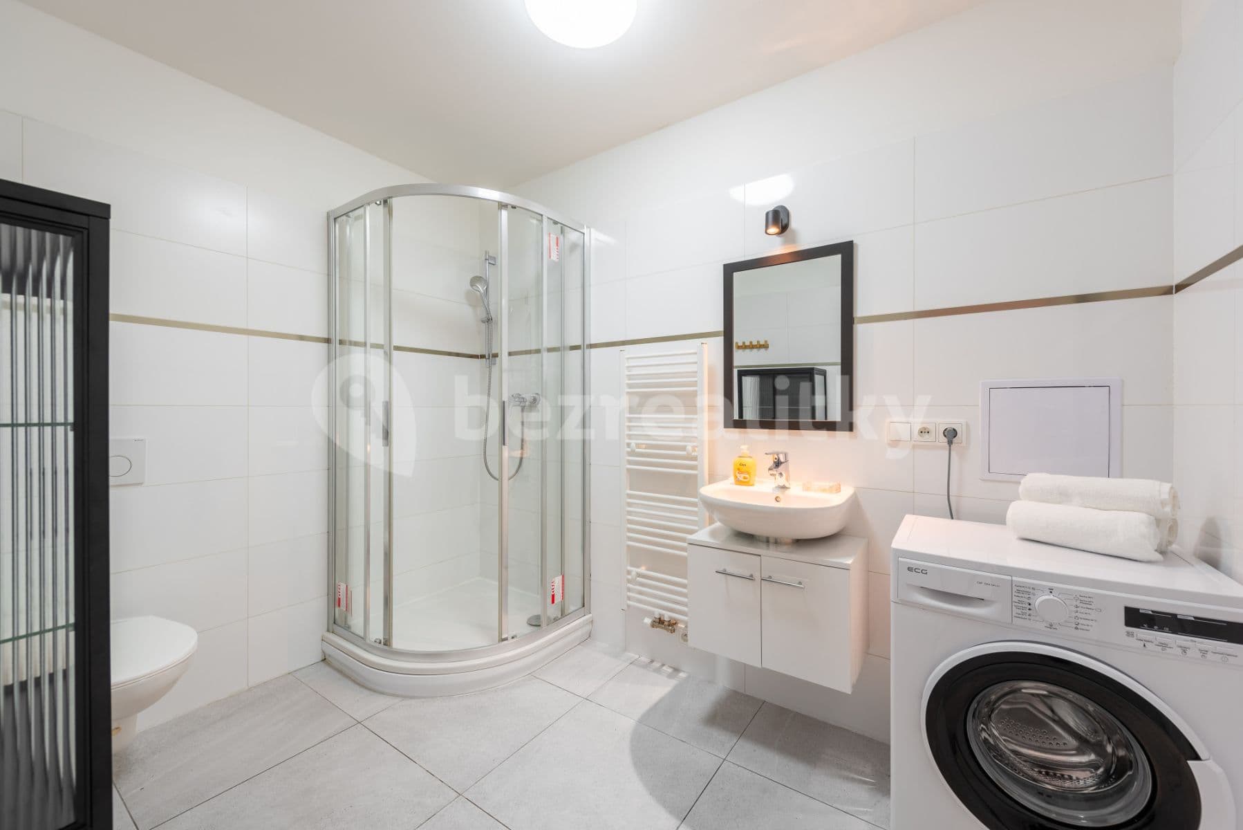 Pronájem bytu  75 m², Plzeňská, Praha, Praha