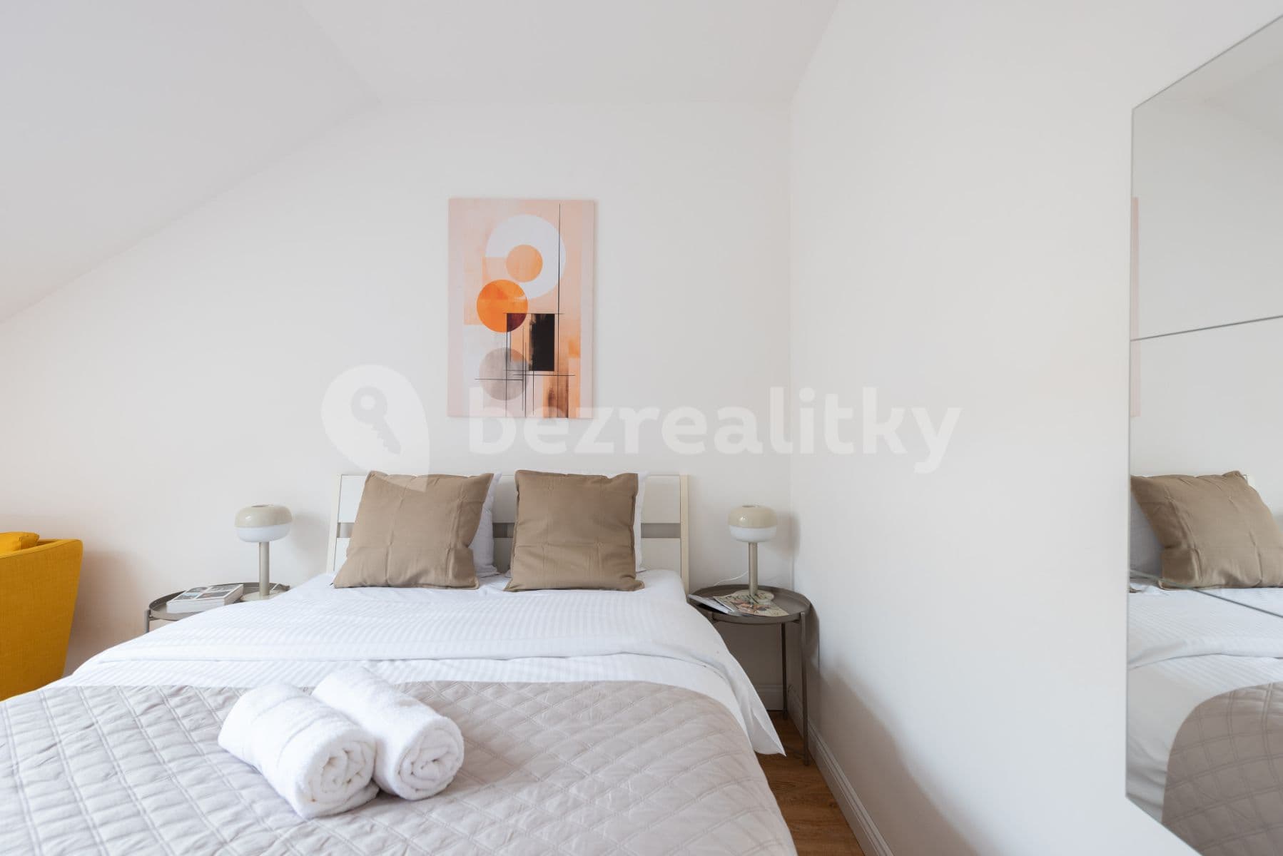 Pronájem bytu  75 m², Plzeňská, Praha, Praha