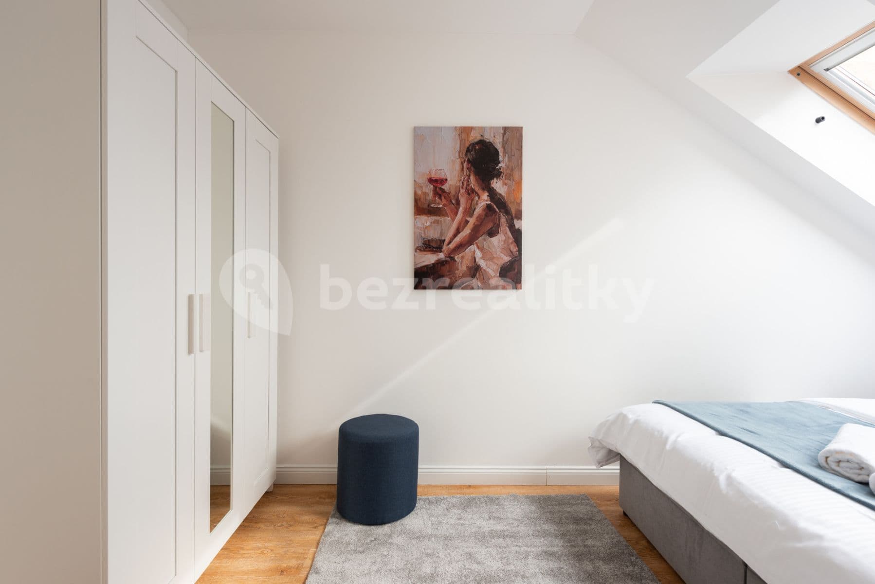 Pronájem bytu  75 m², Plzeňská, Praha, Praha