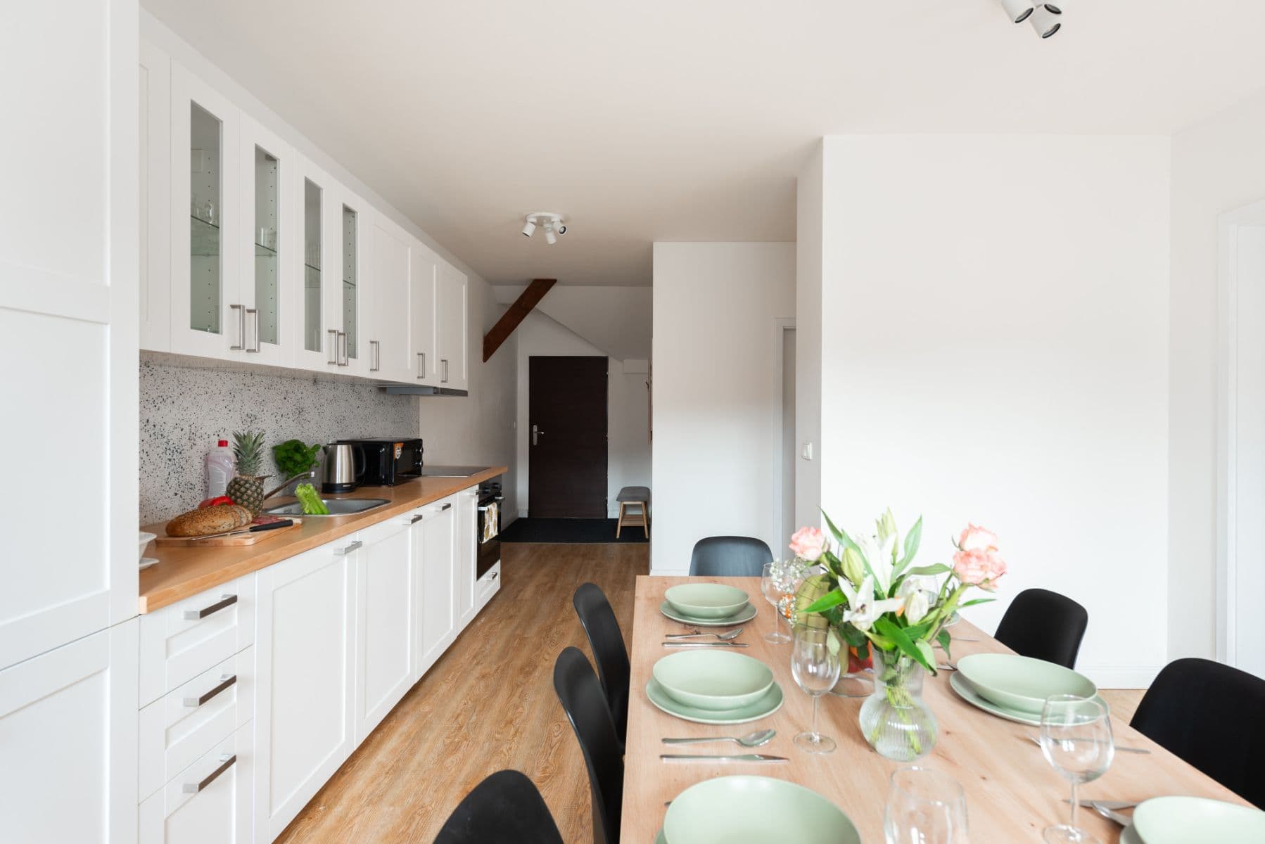 Pronájem bytu  75 m², Plzeňská, Praha, Praha