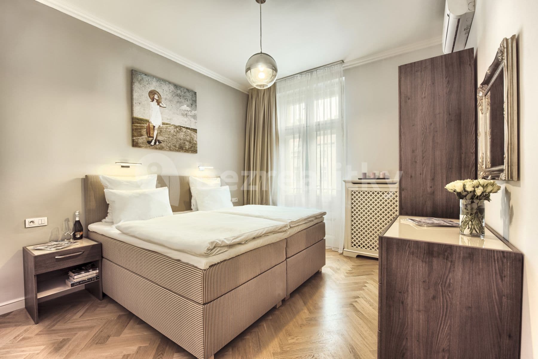 Pronájem bytu  100 m², U Milosrdných, Praha, Praha