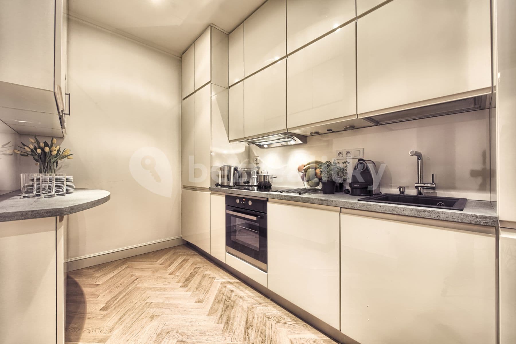 Pronájem bytu  100 m², U Milosrdných, Praha, Praha