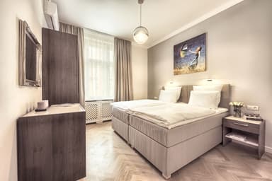 Pronájem bytu  100 m², U Milosrdných, Praha, Praha