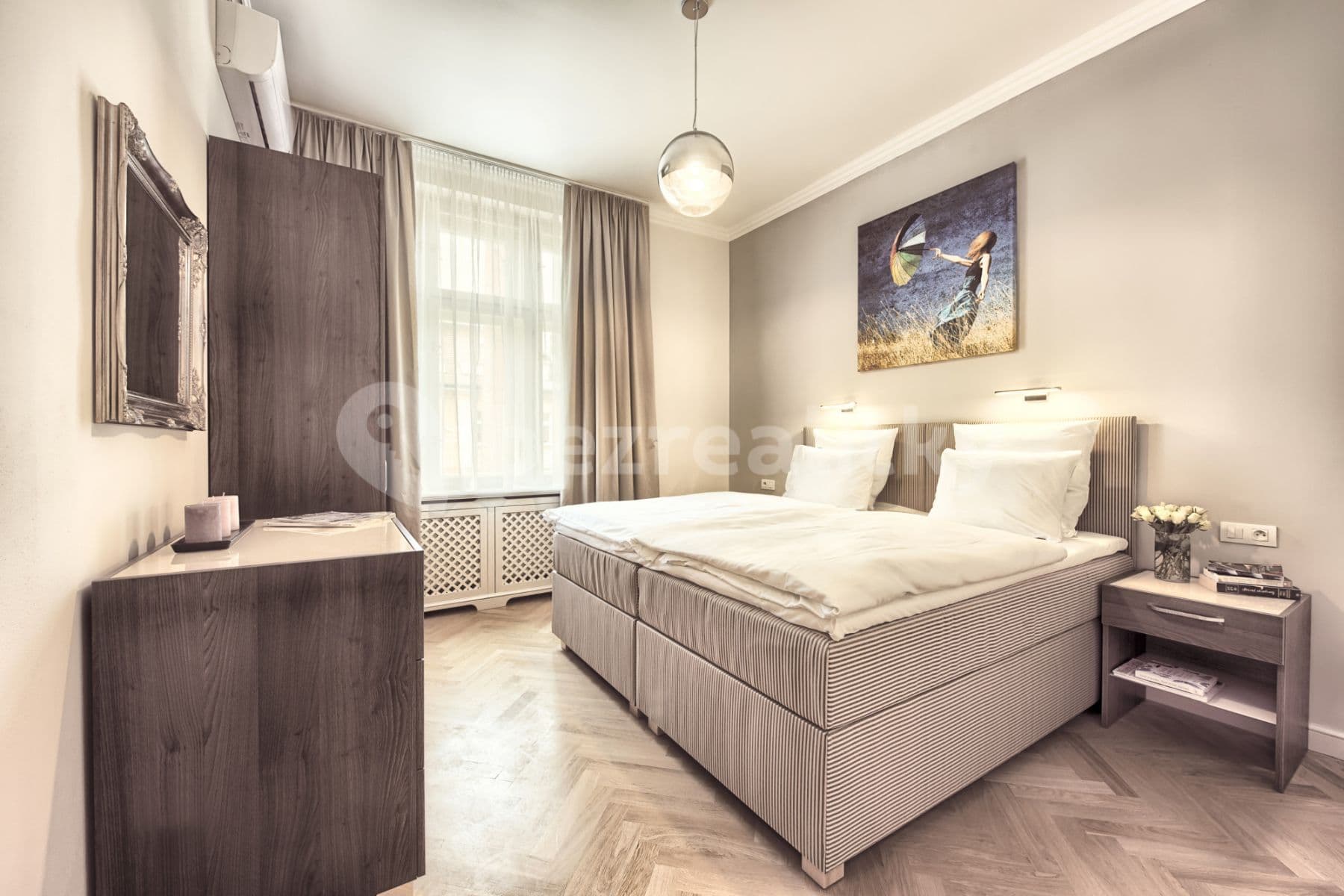 Pronájem bytu  100 m², U Milosrdných, Praha, Praha