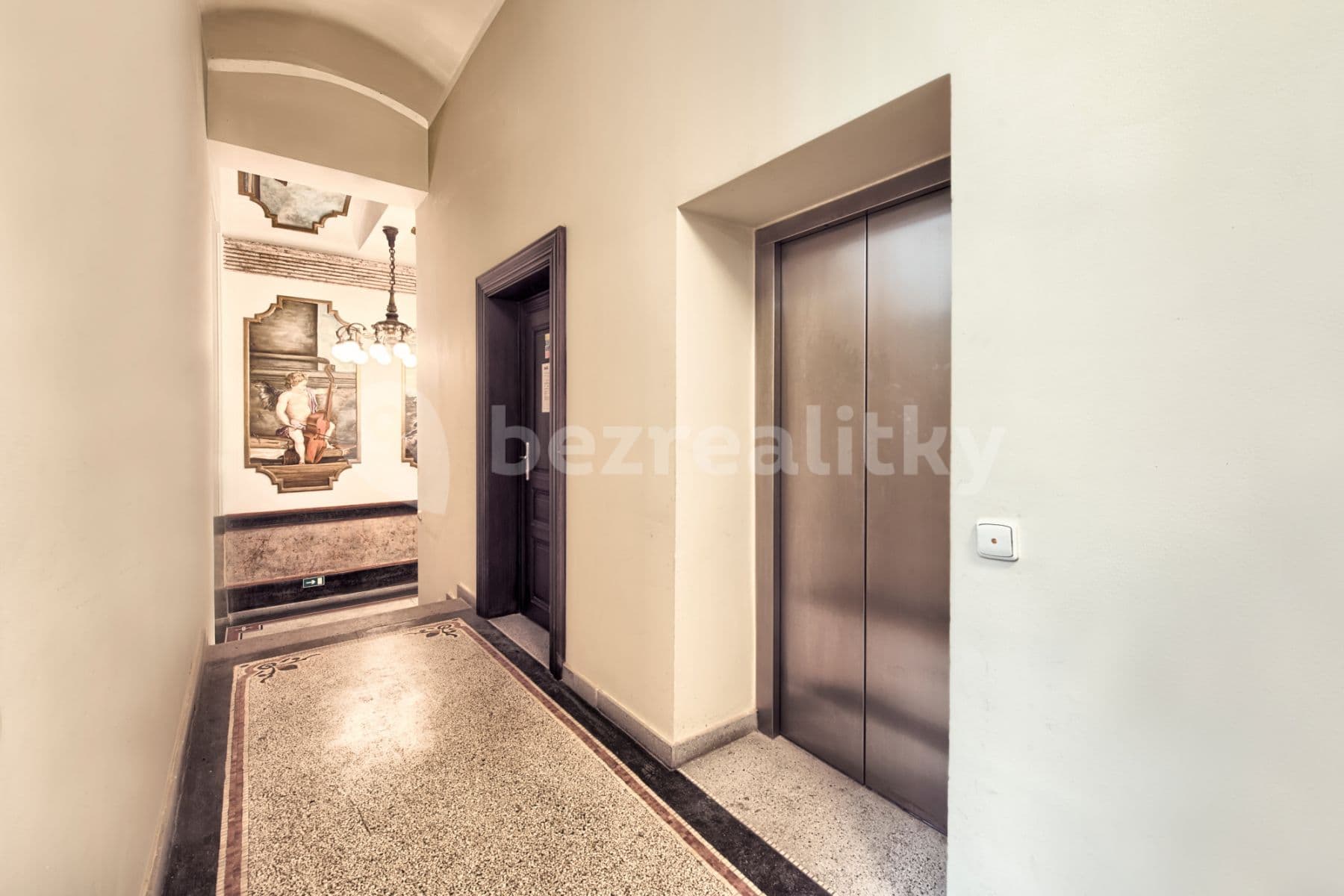 Pronájem bytu  100 m², U Milosrdných, Praha, Praha
