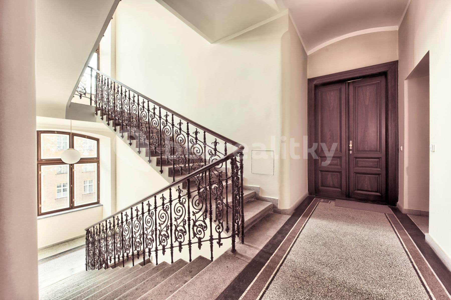 Pronájem bytu  100 m², U Milosrdných, Praha, Praha