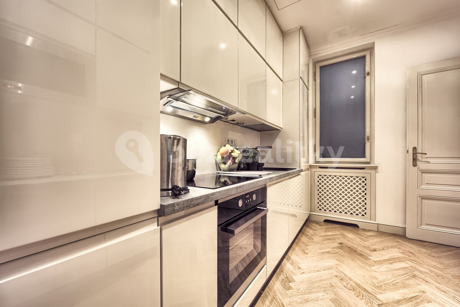 Pronájem bytu  100 m², U Milosrdných, Praha, Praha