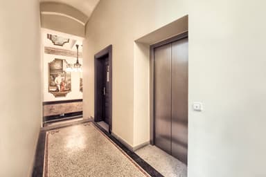 Pronájem bytu  100 m², U Milosrdných, Praha, Praha