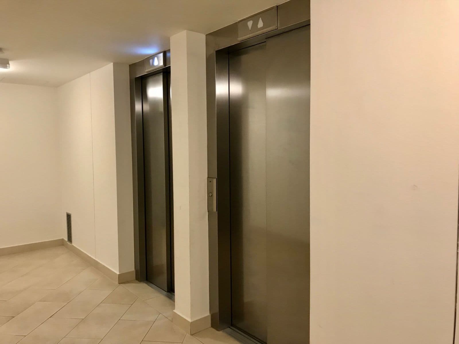 Pronájem bytu  42 m², Olšanská, Praha, Praha