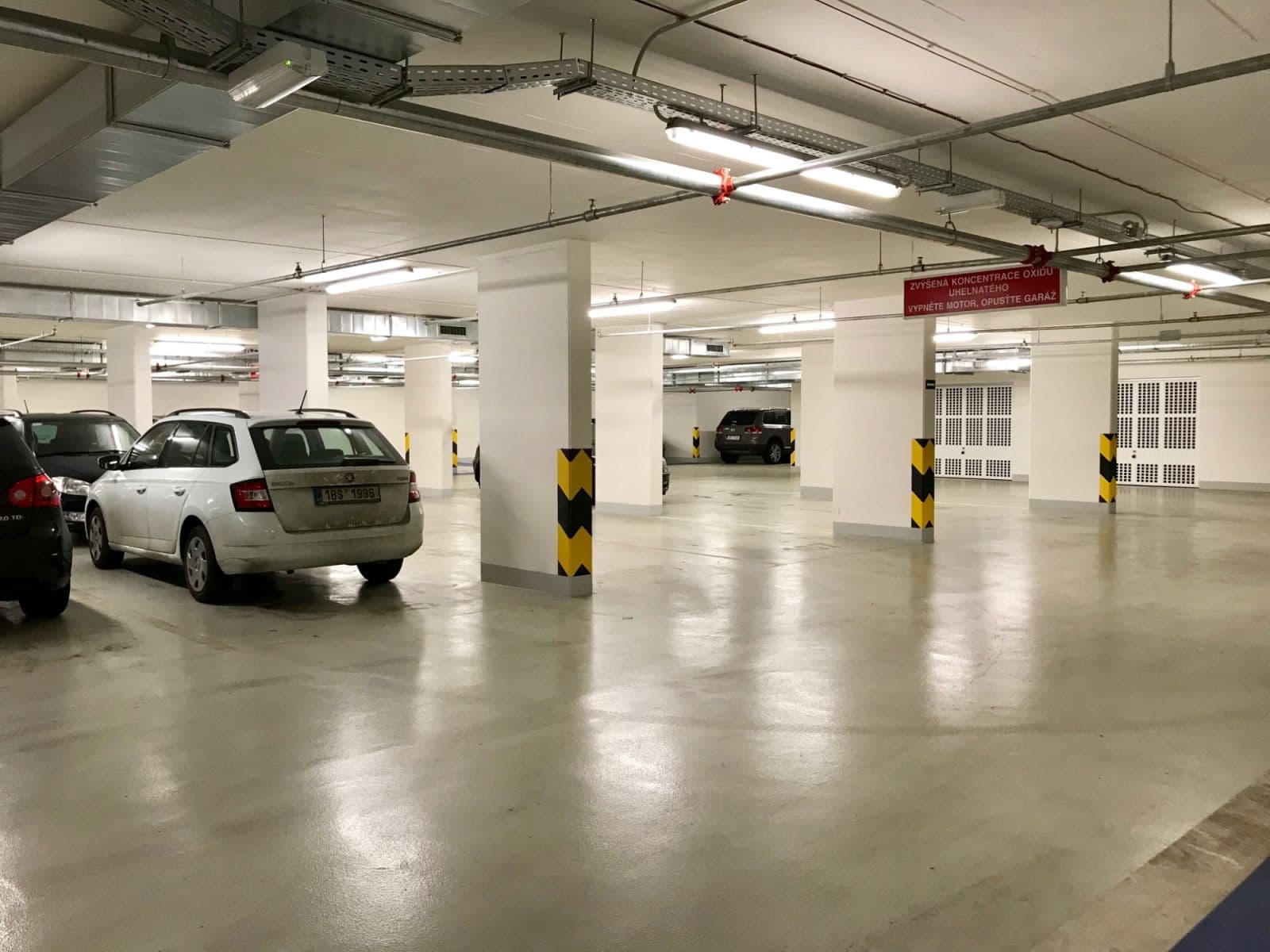 Pronájem bytu  42 m², Olšanská, Praha, Praha