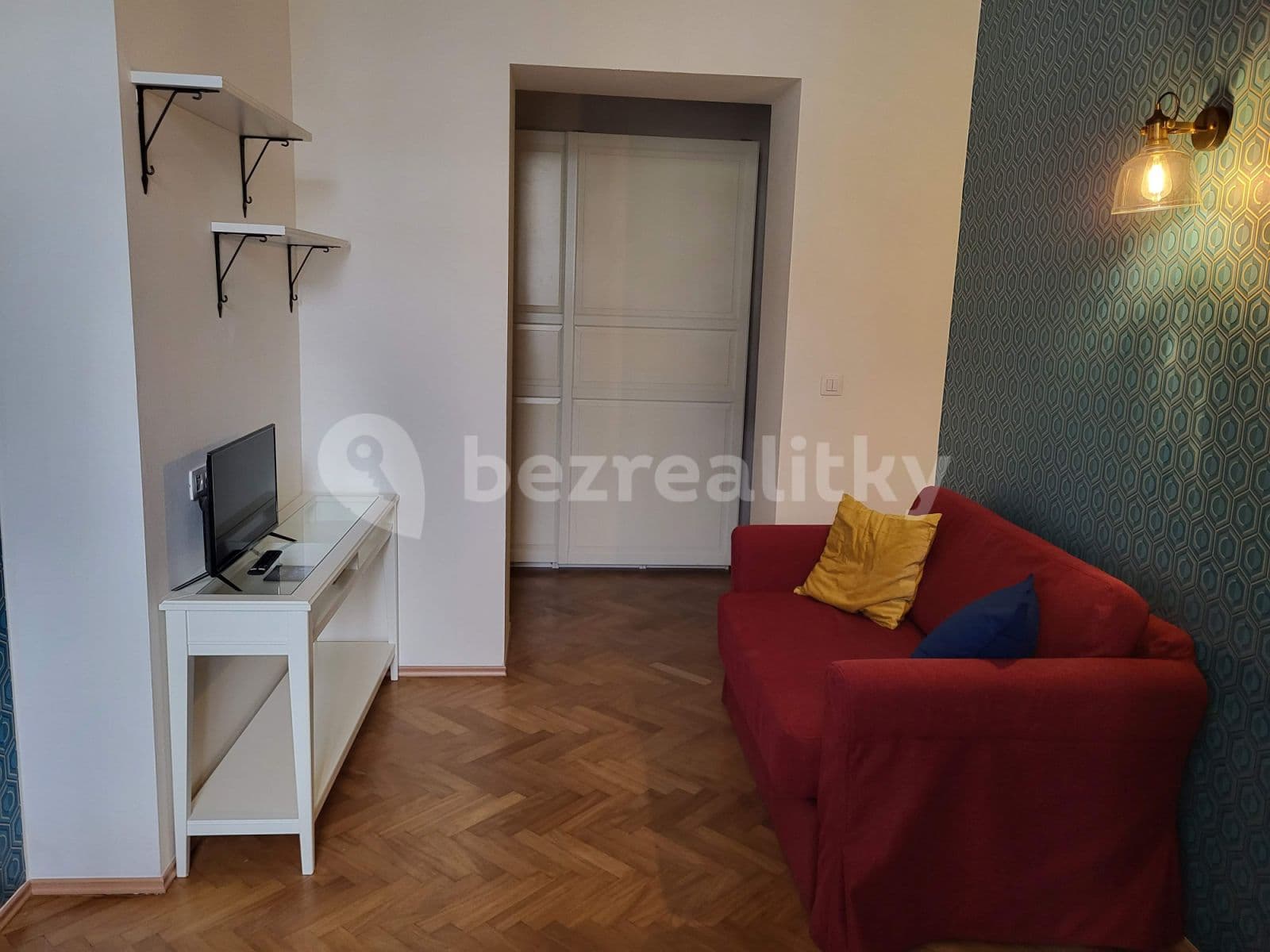 Pronájem bytu  45 m², Koubkova, Praha, Praha
