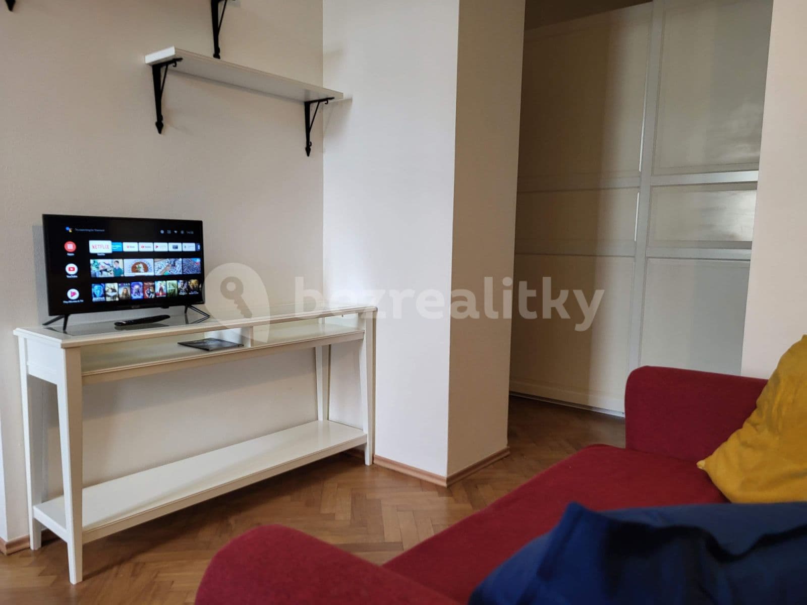 Pronájem bytu  45 m², Koubkova, Praha, Praha