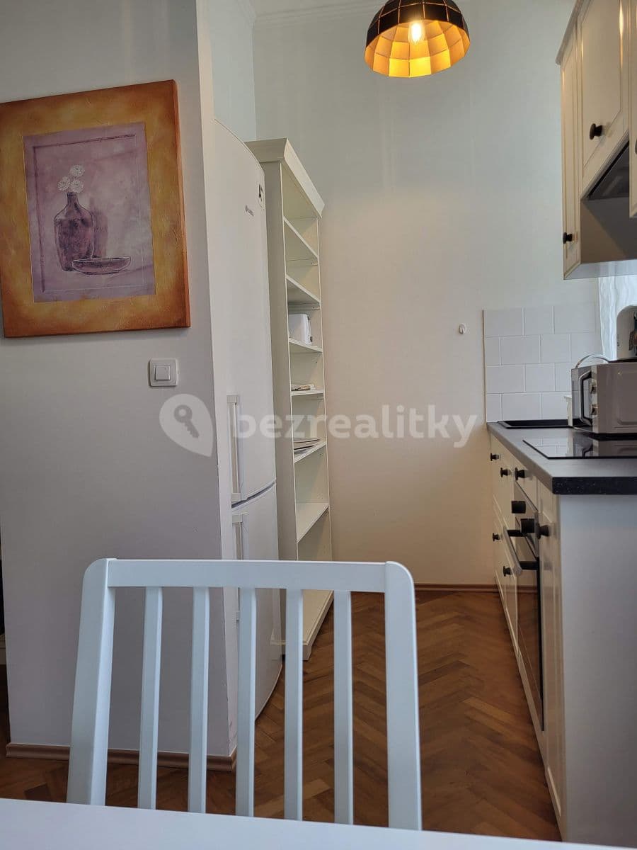 Pronájem bytu  45 m², Koubkova, Praha, Praha