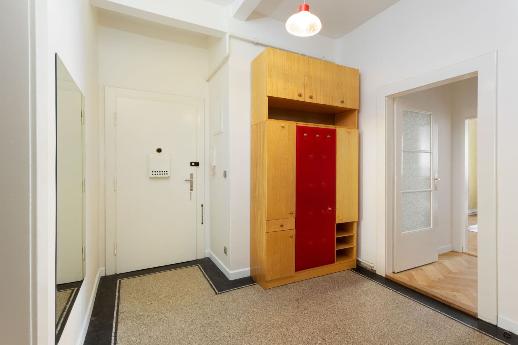Pronájem bytu  100 m², Jugoslávských partyzánů, Praha, Praha