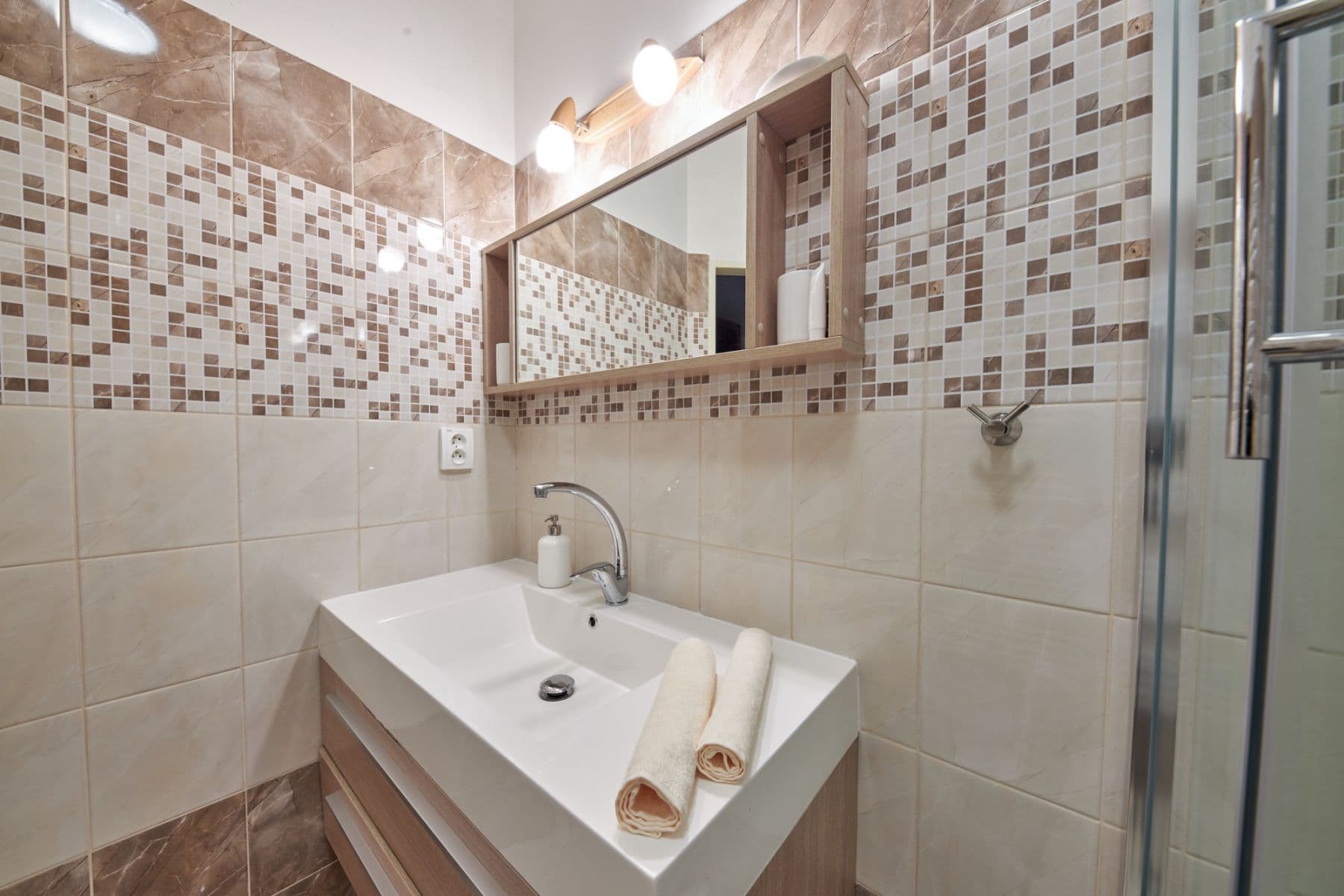 Pronájem bytu  51 m², Hradská, Vrakuňa, Bratislavský kraj