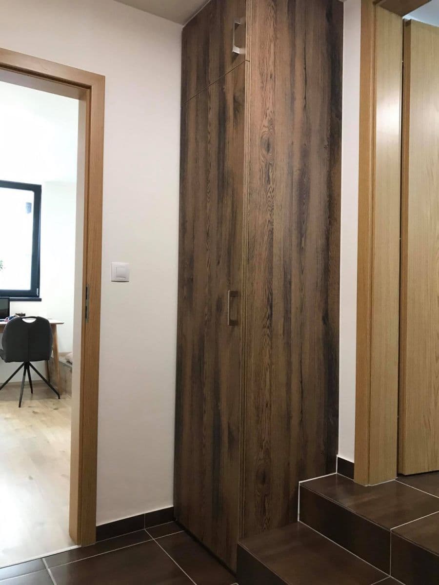 Pronájem bytu  30 m², Rostislavova, Praha, Praha