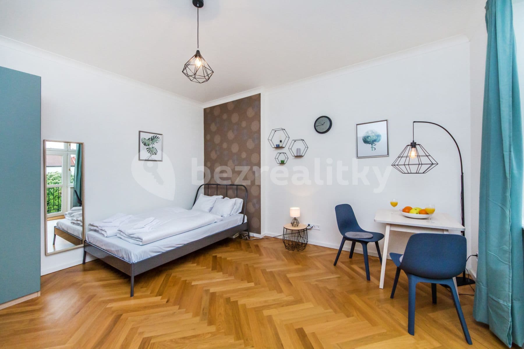 Pronájem bytu  29 m², Slavíkova, Praha, Praha