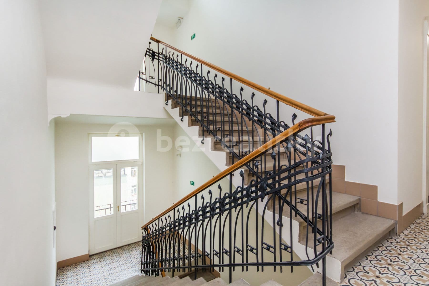 Pronájem bytu  29 m², Slavíkova, Praha, Praha