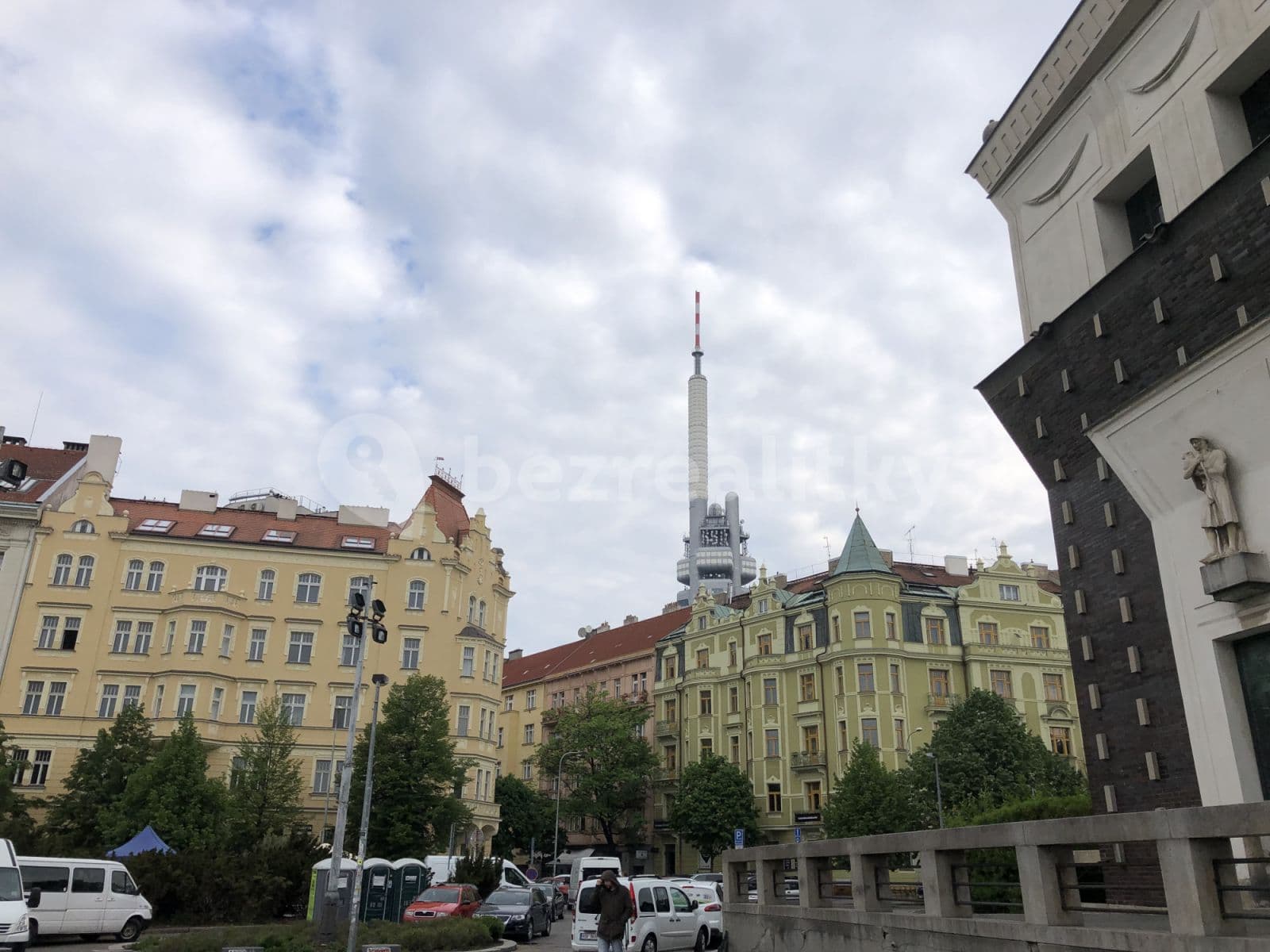 Pronájem bytu  29 m², Slavíkova, Praha, Praha