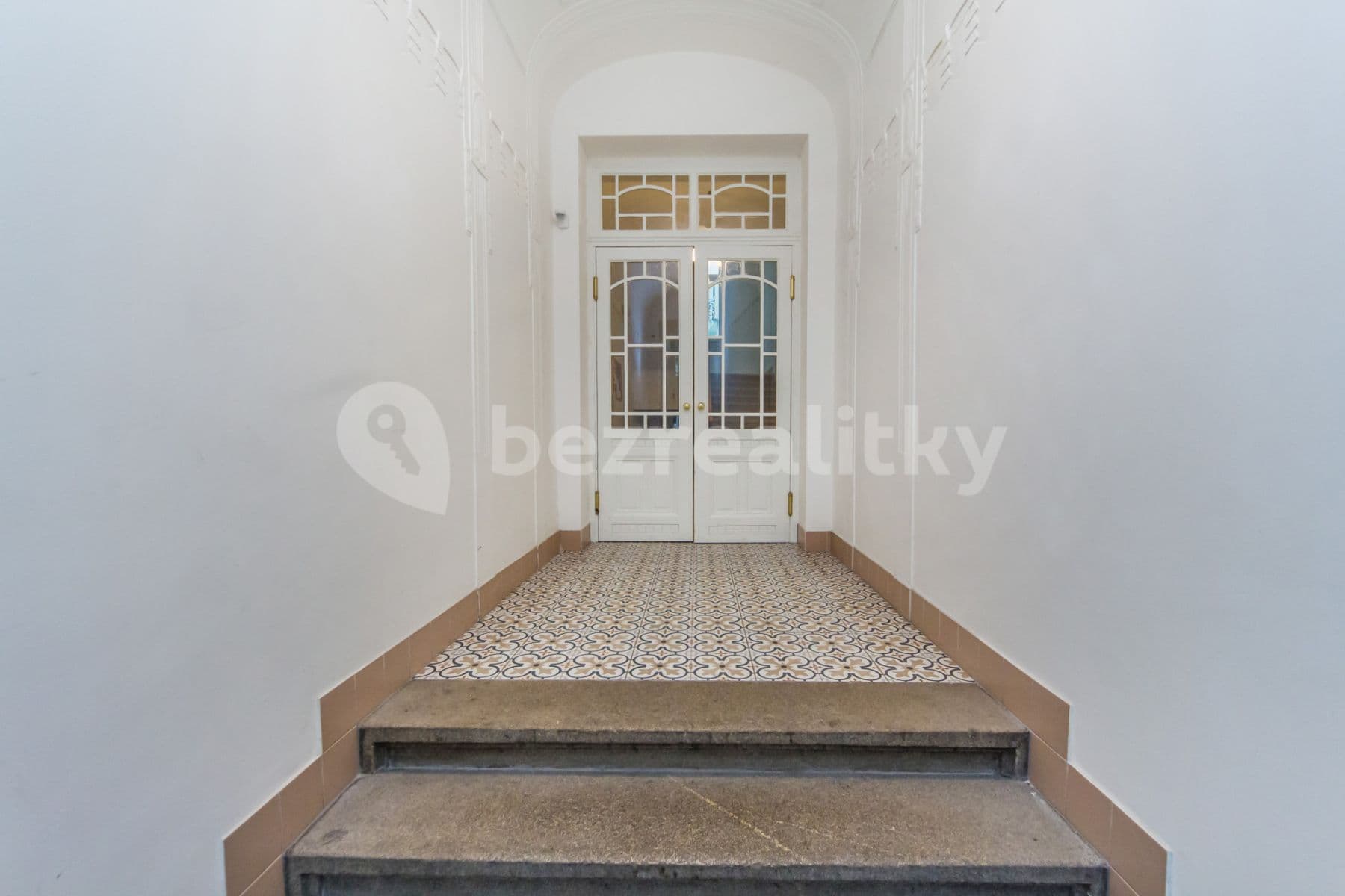 Pronájem bytu  29 m², Slavíkova, Praha, Praha
