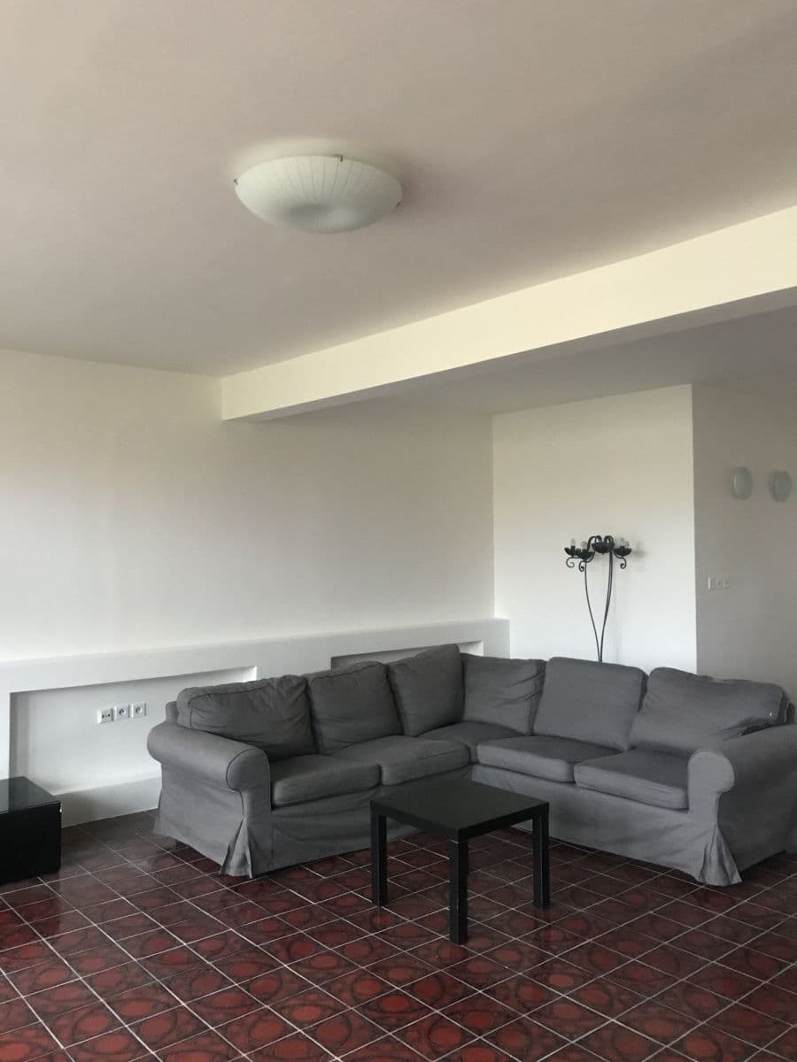Pronájem bytu  300 m², U Družstva Práce A, Praha, Praha