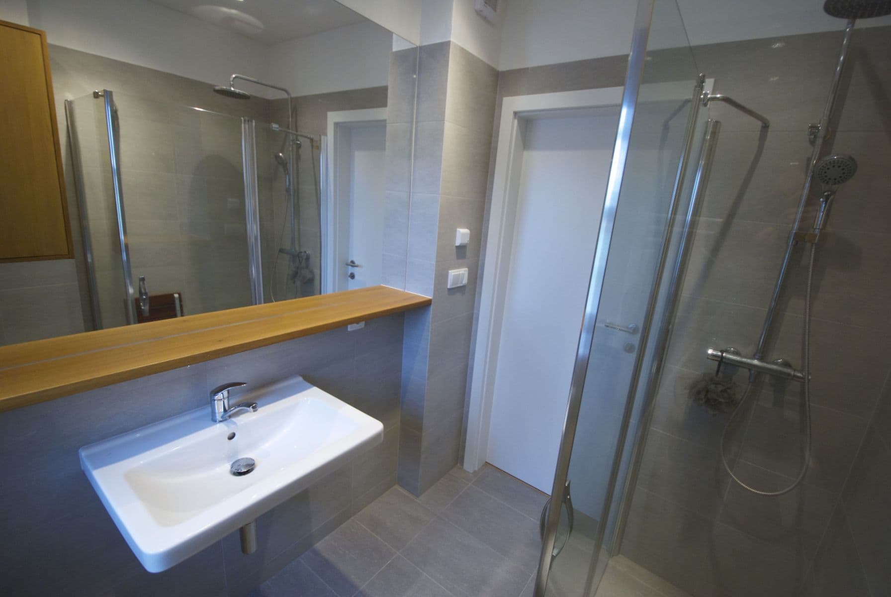 Pronájem bytu  114 m², Vokřínská, Praha, Praha