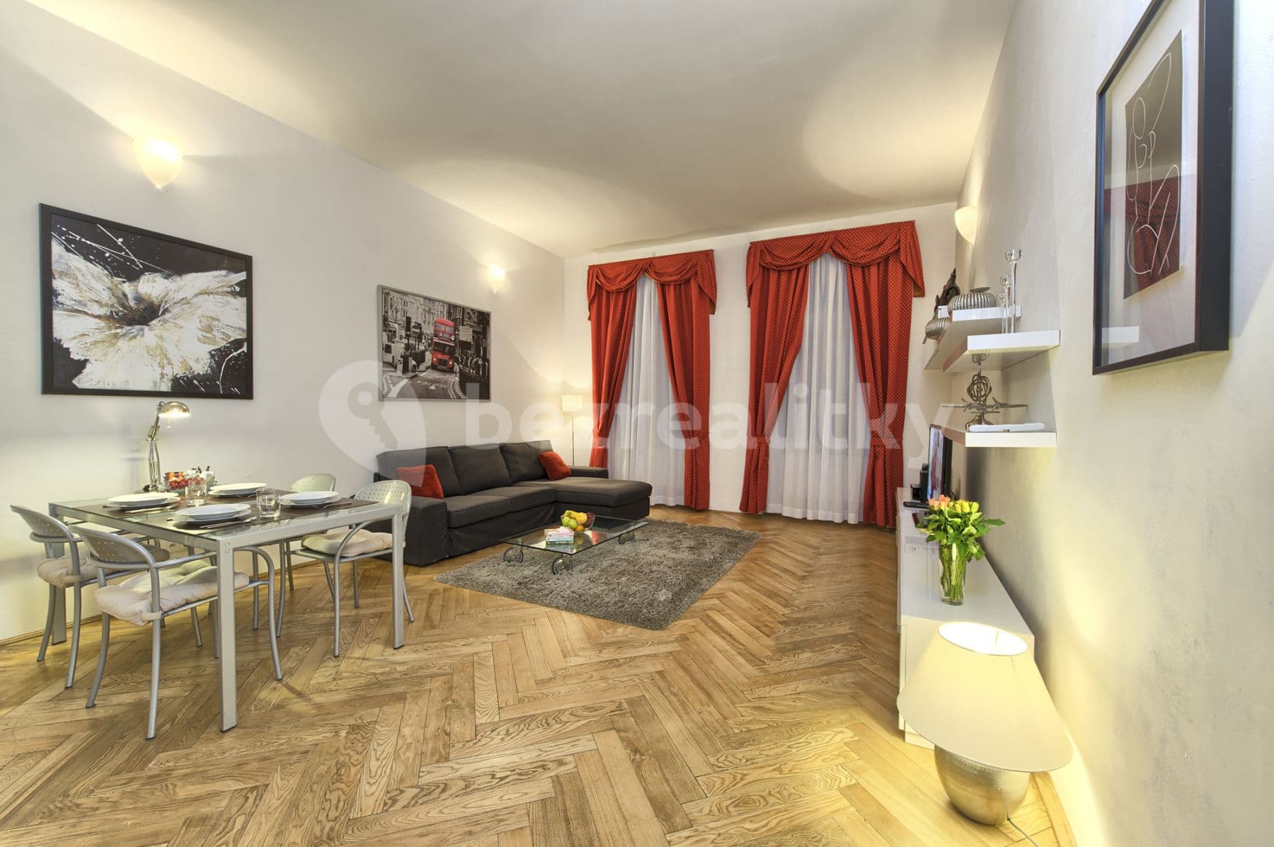 Pronájem bytu  105 m², Dušní, Praha, Praha