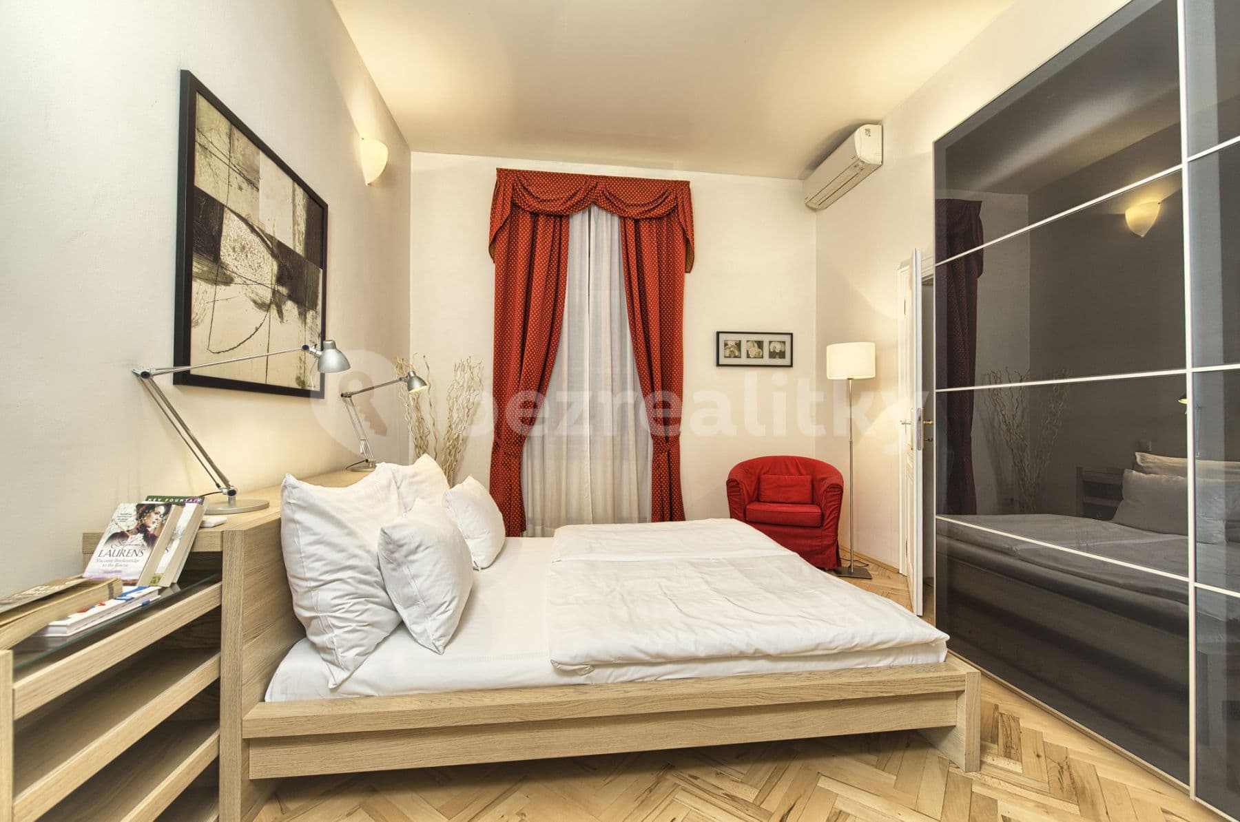 Pronájem bytu  105 m², Dušní, Praha, Praha