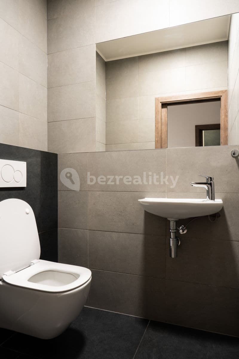 Pronájem bytu  79 m², Polská, Praha, Praha